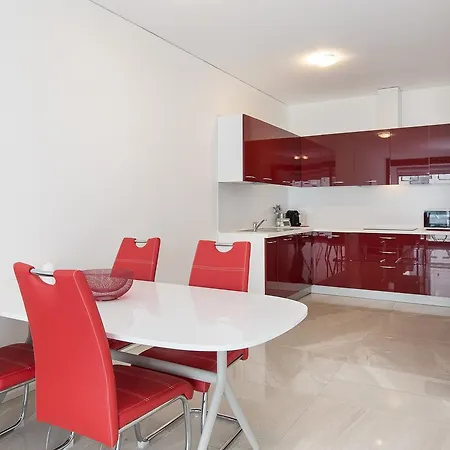 Agora Apartment *